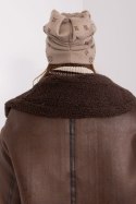 Czapka Model AT-CZ-2325.85 Dark Beige - AT Czapka Model AT-CZ-2325.85 Dark Beige - AT