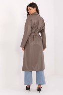 Płaszcz Damski Model IT-PL-A8393.81 Dark Beige - Rue Paris Płaszcz Damski Model IT-PL-A8393.81 Dark Beige - Rue Paris