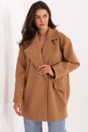 Płaszcz Damski Model IT-PL-A9582.86 Camel - Rue Paris Płaszcz Damski Model IT-PL-A9582.86 Camel - Rue Paris