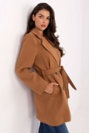 Płaszcz Damski Model IT-PL-A9590.85 Camel - Rue Paris Płaszcz Damski Model IT-PL-A9590.85 Camel - Rue Paris