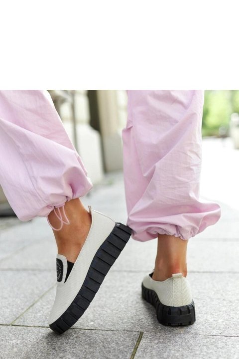 Beżowe półbuty na masywnej podeszwie Teska - Solea Beżowe półbuty na masywnej podeszwie Teska - Solea