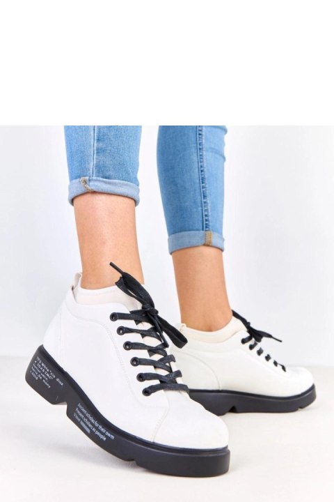 Półbuty Model Ambly D7221 White - Solea