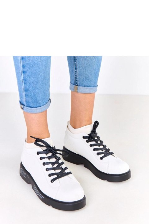 Półbuty Model Ambly D7221 White - Solea