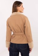 Płaszcz Damski Model IT-KR-4608.05P Camel - Rue Paris Płaszcz Damski Model IT-KR-4608.05P Camel - Rue Paris