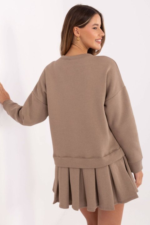 Sukienka Model MI-SK-3249.98 Dark Beige - Rue Paris Sukienka Model MI-SK-3249.98 Dark Beige - Rue Paris