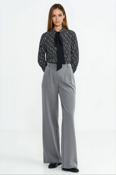 Bluzka z szarfą pod szyją B211 Wzór Koralik/Black - Nife