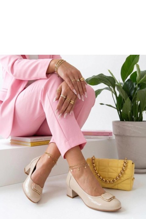 Czółenka Model Cambell 26-19413BG Beige Lakier - Solea