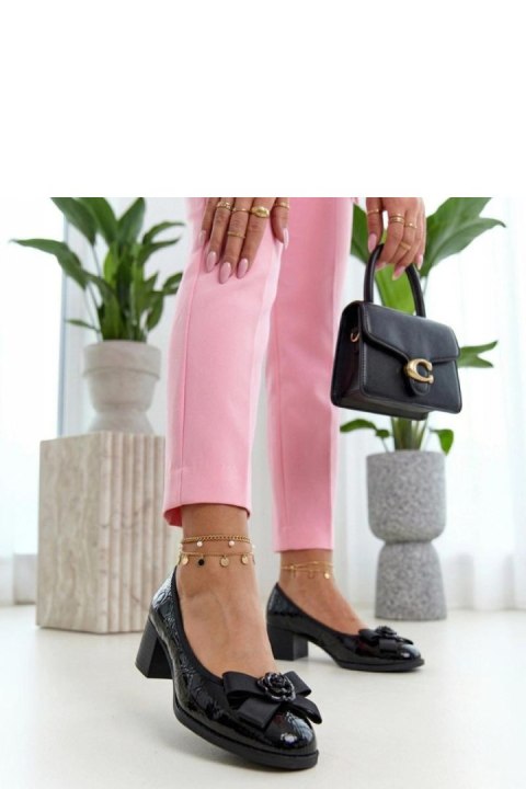 Czółenka Model Cambell 26-98333BKP Black Lakier - Solea